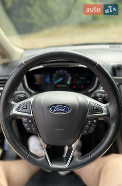 Седан Ford Fusion 2018 в 