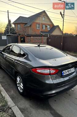 Седан Ford Fusion 2016 в 