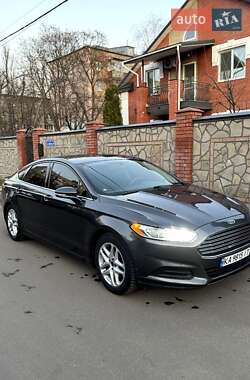 Седан Ford Fusion 2016 в 
