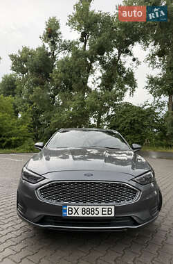 Седан Ford Fusion 2019 в 