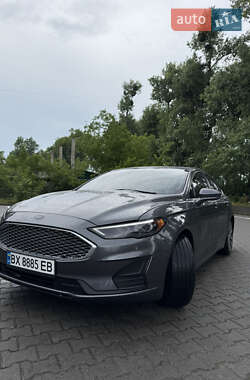 Седан Ford Fusion 2019 в 