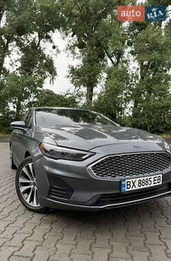 Седан Ford Fusion 2019 в 