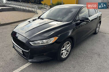 Седан Ford Fusion 2015 в 