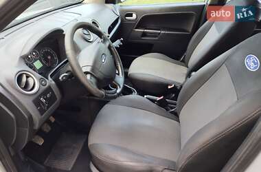 Хэтчбек Ford Fusion 2007 в 
