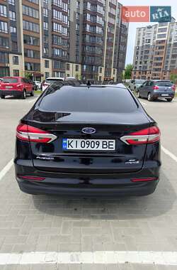 Седан Ford Fusion 2019 в 