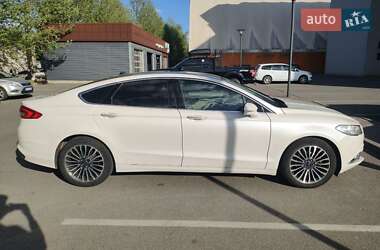 Седан Ford Fusion 2016 в 