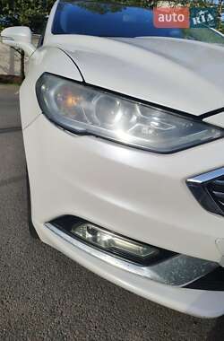 Седан Ford Fusion 2016 в 