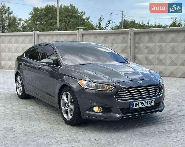 Седан Ford Fusion 2014 в 