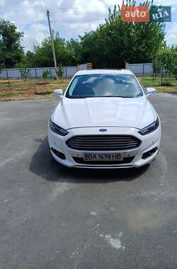 Седан Ford Fusion 2015 в 