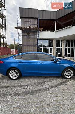 Седан Ford Fusion 2019 в 