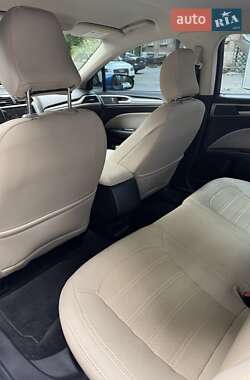 Седан Ford Fusion 2019 в 