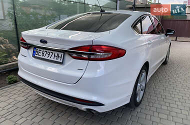 Седан Ford Fusion 2016 в 