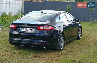 Седан Ford Fusion 2015 в 