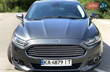 Седан Ford Fusion 2015 в 