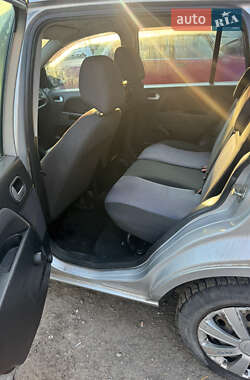 Хэтчбек Ford Fusion 2011 в 