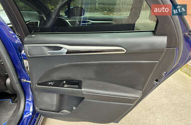 Седан Ford Fusion 2015 в 