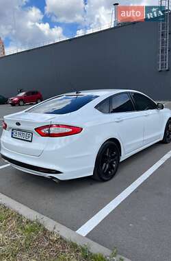 Седан Ford Fusion 2015 в 