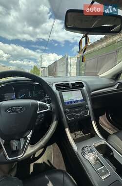 Седан Ford Fusion 2017 в 