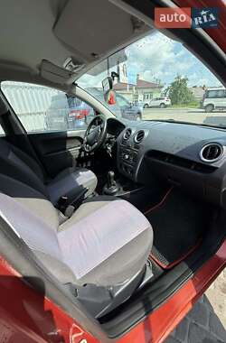 Хэтчбек Ford Fusion 2008 в 
