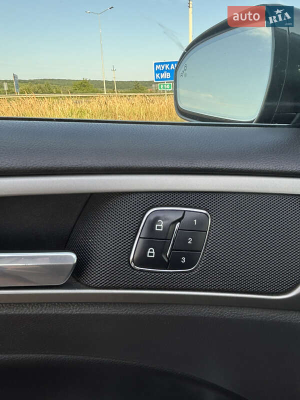 Седан Ford Fusion 2014 в Ужгороде