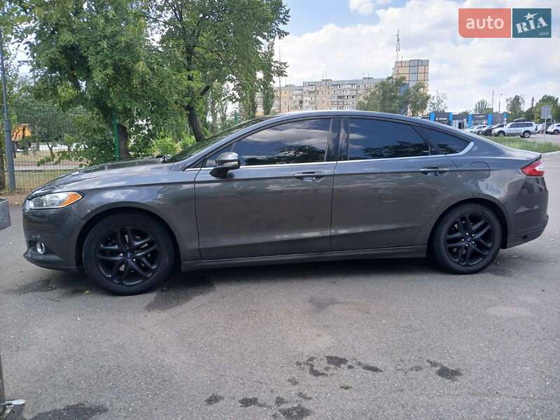 Ford Fusion 2016