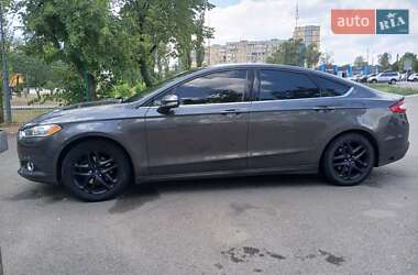 Седан Ford Fusion 2016 в 