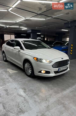Седан Ford Fusion 2013 в 