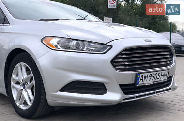 Седан Ford Fusion 2015 в 