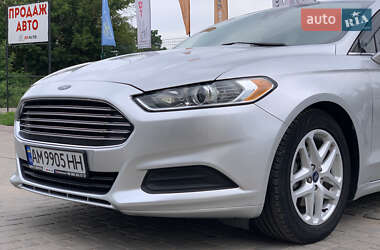 Седан Ford Fusion 2015 в 