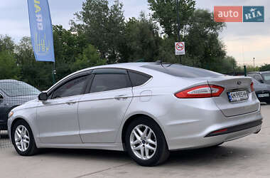 Седан Ford Fusion 2015 в 