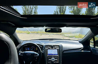 Седан Ford Fusion 2016 в 