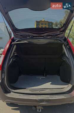 Хэтчбек Ford Fusion 2010 в 