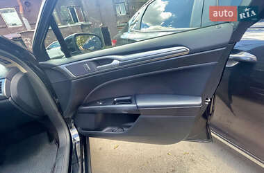 Седан Ford Fusion 2017 в 