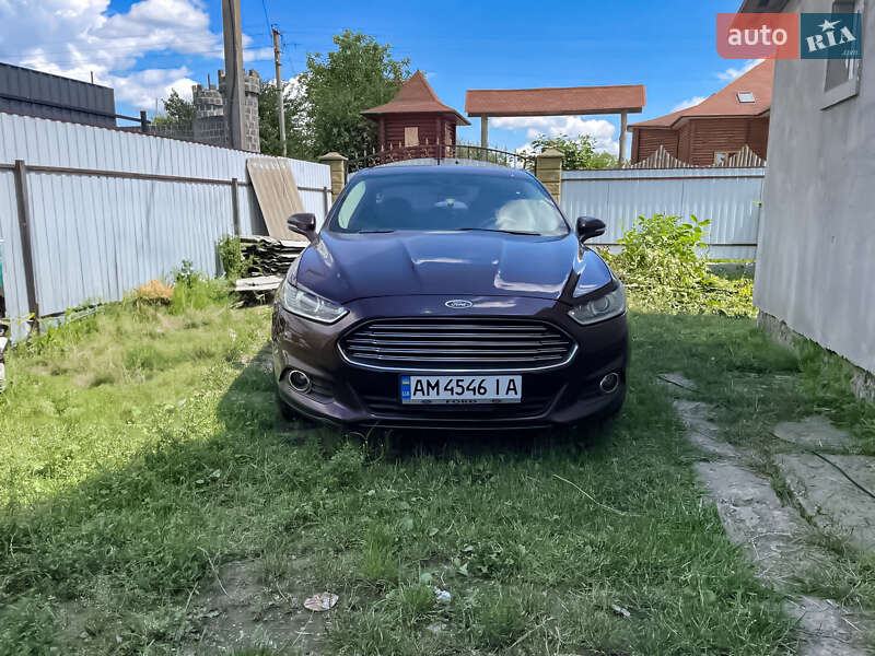 Седан Ford Fusion 2012 в 