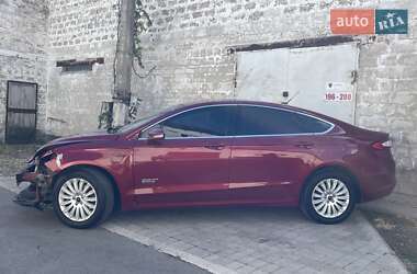 Седан Ford Fusion 2016 в 