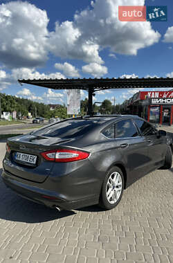 Седан Ford Fusion 2016 в 