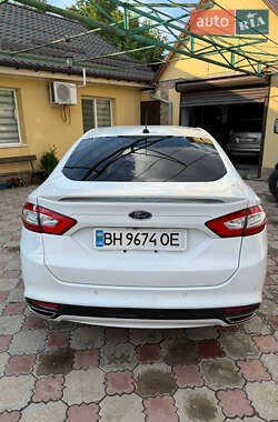 Седан Ford Fusion 2015 в 