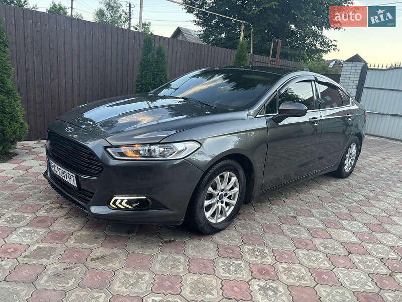 Седан Ford Fusion 2016 в Сумах