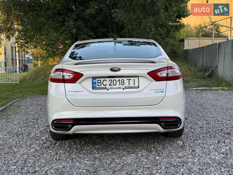 Седан Ford Fusion 2014 в Львові