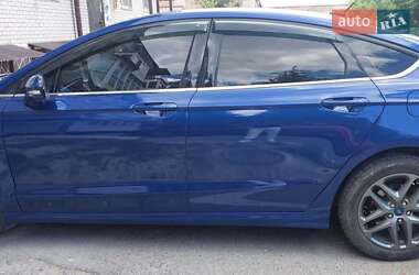 Седан Ford Fusion 2013 в 