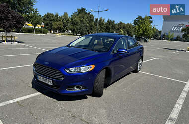 Седан Ford Fusion 2015 в 