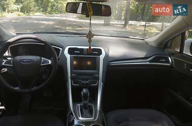 Седан Ford Fusion 2013 в 