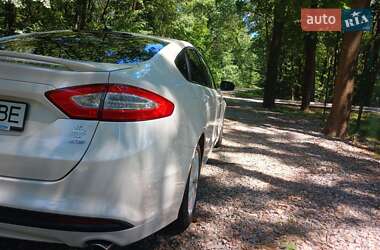 Седан Ford Fusion 2013 в 