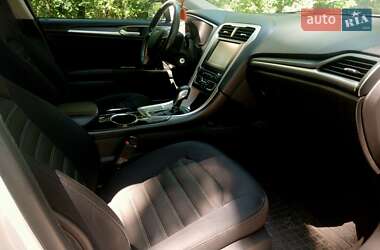 Седан Ford Fusion 2013 в 