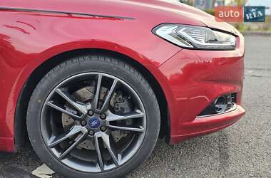 Седан Ford Fusion 2015 в 