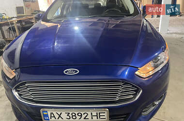 Седан Ford Fusion 2015 в 