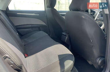 Седан Ford Fusion 2015 в 