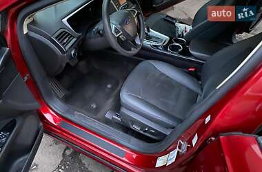 Седан Ford Fusion 2013 в 
