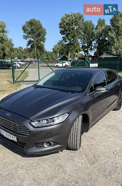 Седан Ford Fusion 2015 в 