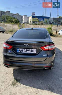 Седан Ford Fusion 2015 в 